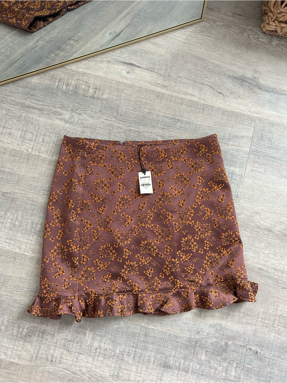 Express Floral Ruffle Satin Mini Skirt Size 4 NWT Brown Orange Ditsy